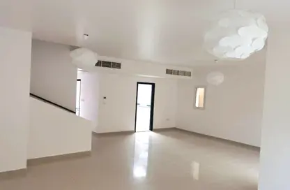 Townhouse - 2 Bedrooms - 3 Bathrooms for rent in Arabian Style - Al Reef Villas - Al Reef - Abu Dhabi