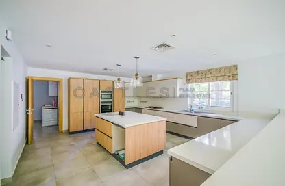 Kitchen image for: Villa - 4 Bedrooms - 6 Bathrooms for rent in Garden Hall - Islamic Clusters - Jumeirah Islands - Dubai, Image 1