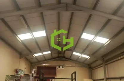 Warehouse - Studio for rent in Umm Ramool - Dubai