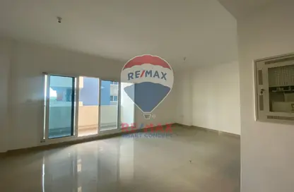 Apartment - 3 Bedrooms - 4 Bathrooms for sale in Tower 32 - Al Reef Downtown - Al Reef - Abu Dhabi