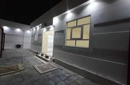 Apartment - 1 Bedroom - 2 Bathrooms for rent in Mohamed Bin Zayed Centre - Mohamed Bin Zayed City - Abu Dhabi