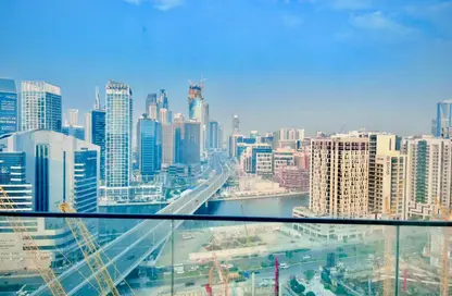 شقة - غرفة نوم - 2 حمامات للايجار في زا باراجون لآي جي او - الخليج التجاري - دبي