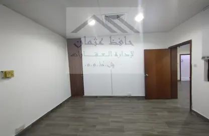مكتب - استوديو - 2 حمامات للايجار في شارع خليفة - أبوظبي