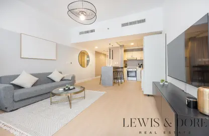 Renovated | Mid Floor | Vacant on Transfer