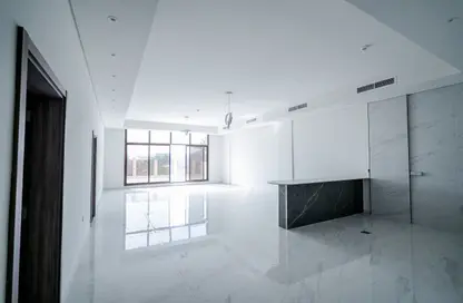 Villa - Studio - 5 Bathrooms for rent in Umm Suqeim 1 - Umm Suqeim - Dubai