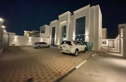 شقة - 3 غرف نوم - 3 حمامات للايجار في مدينة الرياض - أبوظبي