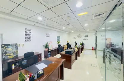 Office Space - Studio - 1 Bathroom for rent in The Burlington - Business Bay - Dubai
