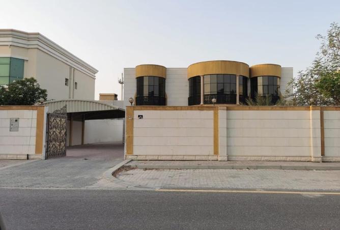 Villa for rent in Sharjah, Al Quoz area    