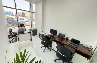Office Space - Studio - 1 Bathroom for rent in Red Avenue - Al Garhoud - Dubai