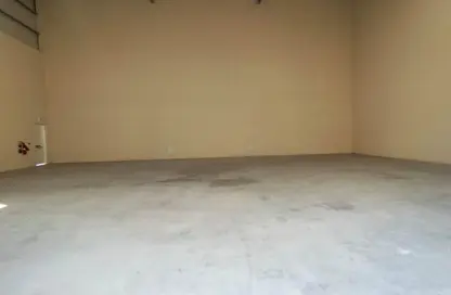 Warehouse - Studio - 1 Bathroom for rent in Umm Al Thuoob - Umm Al Quwain