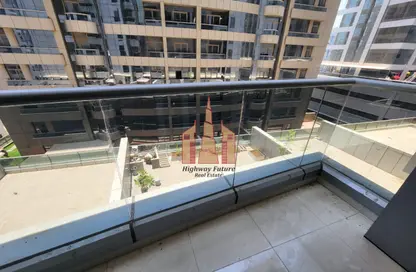 Apartment - 2 Bedrooms - 3 Bathrooms for rent in Sahara Tower 4 - Sahara Complex - Al Nahda - Sharjah