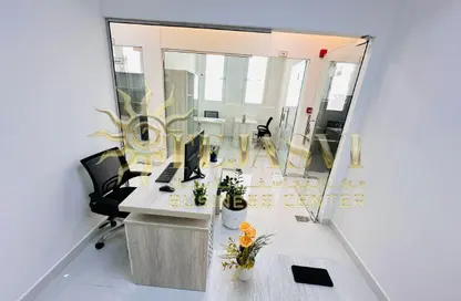 مكتب - استوديو - 1 حمام للايجار في لولو سنتر - منطقة حديقة الكرامة - الكرامة - دبي