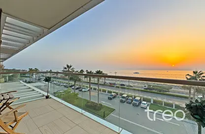 Apartment - 2 Bedrooms - 3 Bathrooms for sale in The 8 - The Crescent - Palm Jumeirah - Dubai