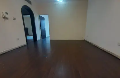 Apartment - 1 Bedroom - 1 Bathroom for rent in Tourist Club Area - Abu Dhabi