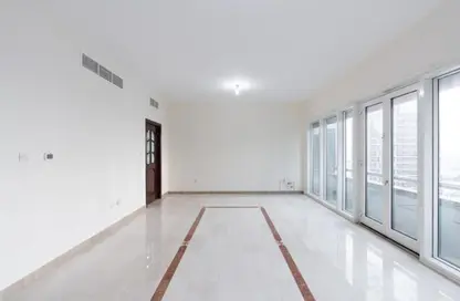 صورة لـ غرفة فارغة شقة - 3 غرف نوم - 3 حمامات للايجار في برج الواحة - الخالدية - أبوظبي ، صورة رقم 1