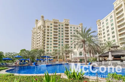 Apartment - 3 Bedrooms - 3 Bathrooms for rent in Al Haseer - Shoreline Apartments - Palm Jumeirah - Dubai