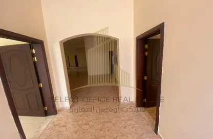 Hall / Corridor image for: Villa - 3 Bedrooms - 5 Bathrooms for rent in Shakhbout City - Abu Dhabi, Image 1