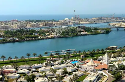 Apartment - 3 Bedrooms - 5 Bathrooms for rent in Crystal Plaza - Al Majaz 1 - Al Majaz - Sharjah