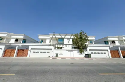 Villa - 4 Bedrooms - 5 Bathrooms for rent in Al Safa 1 - Al Safa - Dubai