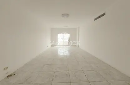Empty Room image for: Apartment - 3 Bedrooms - 2 Bathrooms for rent in Al Murjan Tower - Al Majaz 2 - Al Majaz - Sharjah, Image 1