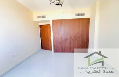 شقة - 2 غرف نوم - 2 حمامات للايجار في مجمع مويلح - تجارية مويلح - الشارقة