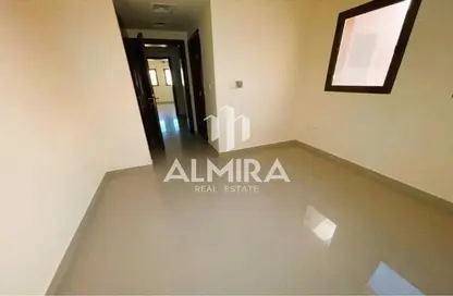 صورة لـ غرفة فارغة فيلا - 2 غرف نوم - 3 حمامات للبيع في المنطقة 7 - قرية هيدرا - أبوظبي ، صورة رقم 1
