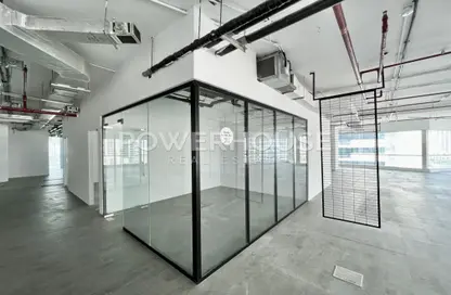 مكتب - استوديو للايجار في برج بلو باي - الخليج التجاري - دبي