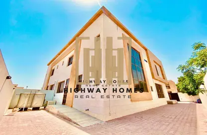 Apartment - 4 Bedrooms - 7 Bathrooms for rent in Hoshi - Al Badie - Sharjah