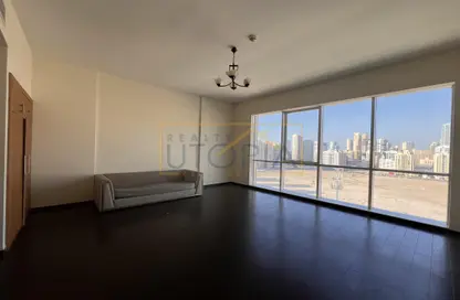 Empty Room image for: Apartment - 1 Bathroom for rent in Al Nahda 1 - Al Nahda - Dubai, Image 1
