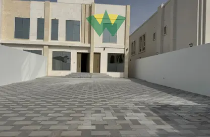 Villa - 4 Bedrooms - 5 Bathrooms for rent in Madinat Al Riyad - Abu Dhabi