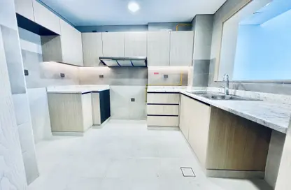 Apartment - 2 Bedrooms - 3 Bathrooms for rent in Al Awadhi Res 2 - Al Satwa - Dubai