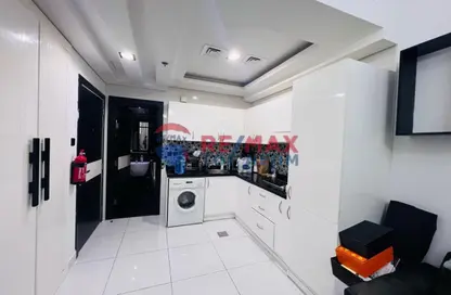 شقة - 1 حمام للايجار في جيوفاني بوتيك سويتس - مدينة دبي الرياضية - دبي