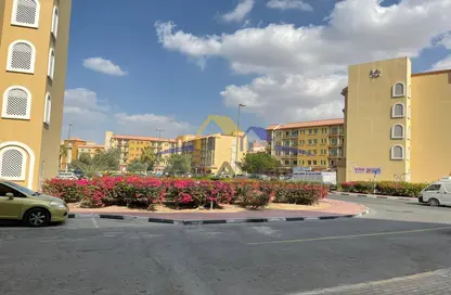 متجر - استوديو - 1 حمام للبيع في S04 - طراز أسباني - المدينة الدولية - دبي