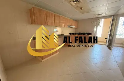 شقة - 2 غرف نوم - 4 حمامات للايجار في شارع جمال عبد الناصر - المجاز - الشارقة