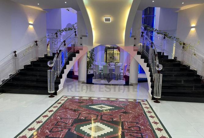 Ultra-Luxury 8+ Bedroom Signature Villa | Emirates