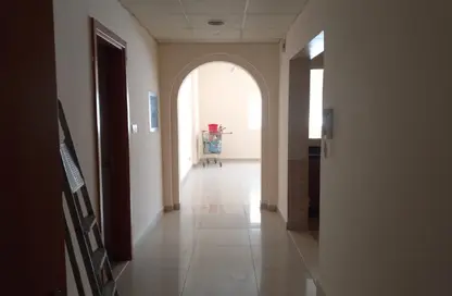 Apartment - 3 Bedrooms - 3 Bathrooms for rent in Sama Building - Al Barsha 1 - Al Barsha - Dubai