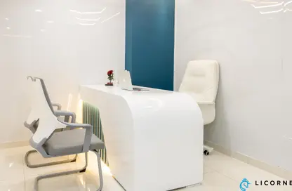 مكتب - استوديو - 2 حمامات للايجار في أسبن - شارع الشيخ زايد - دبي