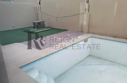 Villa - 5 Bedrooms - 6 Bathrooms for sale in Arabian Style - Al Reef Villas - Al Reef - Abu Dhabi