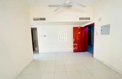 شقة - غرفة نوم - 1 حمام للايجار في بناء النباعة - النبعة - الشرق - الشارقة