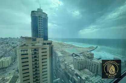 شقة - غرفة نوم - 2 حمامات للايجار في برج الكورنيش - طريق كورنيش عجمان - عجمان