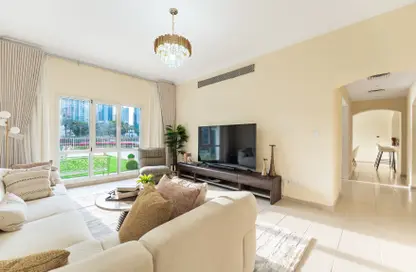 Villa - 5 Bedrooms - 5 Bathrooms for rent in Meadows 2 - Meadows - Dubai