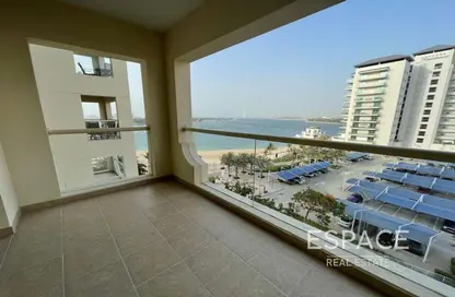 Balcony image for: Apartment - 1 Bedroom - 2 Bathrooms for sale in Al Basri - Shoreline Apartments - Palm Jumeirah - Dubai, Image 1