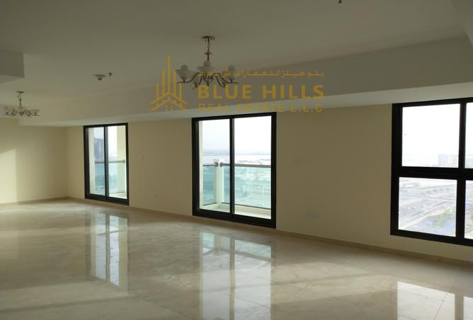 Penthouse - 3 Bedrooms - 5 Bathrooms for sale in Riah Towers - Culture Village - Dubai