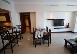 Living / Dining Room image for: Apartment - 1 bedroom - 2 bathrooms for rent in Golden Mile 6 - Golden Mile - Palm Jumeirah - Dubai, Image 1
