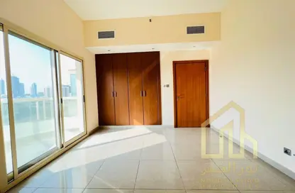 Apartment - 3 Bedrooms - 3 Bathrooms for rent in Al Barsha 1 - Al Barsha - Dubai