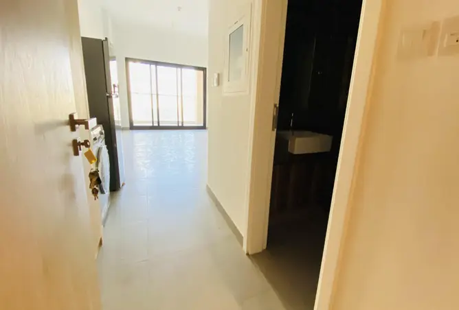 Apartment - 1 Bathroom for sale in Al Mamsha - Muwaileh - Sharjah