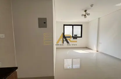 شقة - 1 حمام للايجار في سراب 2 - الجادة - الشارقة شقة - 1 حمام للايجار في سراب 2 - الجادة - الشارقة