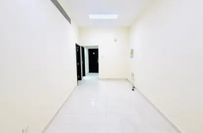 Office Space - Studio - 1 Bathroom for rent in Khalid Bin Al Waleed Road - Bur Dubai - Dubai