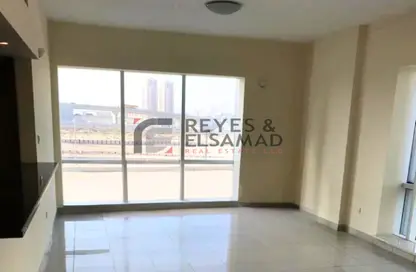 شقة - 2 غرف نوم - 3 حمامات للايجار في برج التنس - مدينة دبي الرياضية - دبي