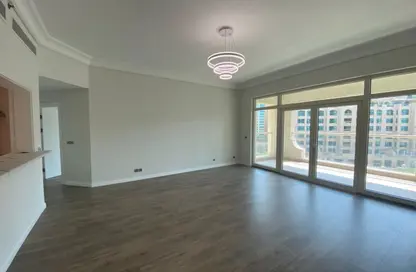 Apartment - 2 Bedrooms - 3 Bathrooms for rent in Abu Keibal - Shoreline Apartments - Palm Jumeirah - Dubai